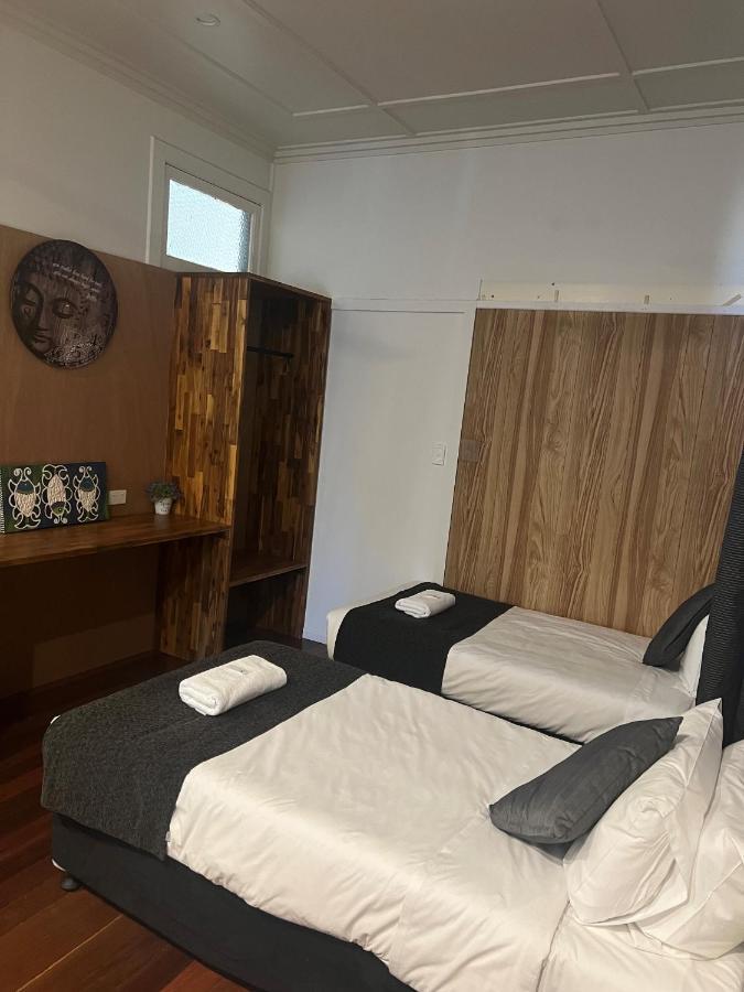 Gin Gin Budget Accommodation Exteriör bild
